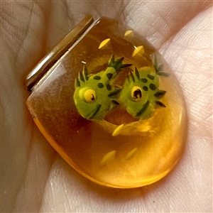 Bakelite realistic fishbowl with fish button.