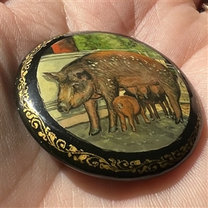 Russian Lacquerware button of mamma pig and piglets.