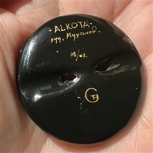 Russian Lacquerware button of mamma pig and piglets.
