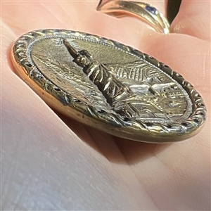 RARE  Statue of Liberty commemorative button.
