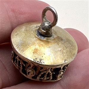 Rare 17th c. Smugglers button.