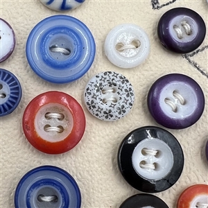 Card of 160+ china buttons.