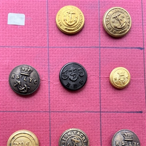 Card of 28 Yacht club buttons.