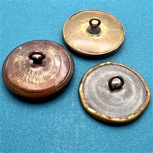 Three buttons of people.