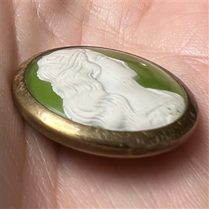 Sulphide (?) head of a woman - glass in metal button.