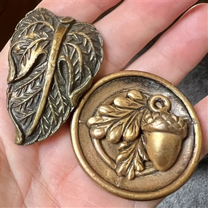 Two plant life buttons. 