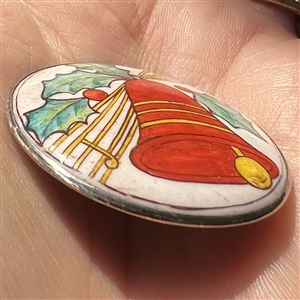 Motiwala enamel button of Christmas bell and holly.