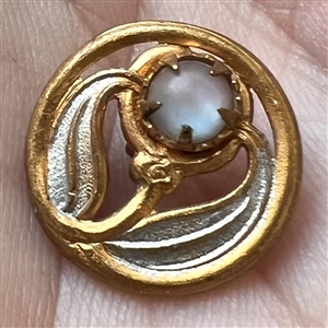 Saphiret glass in metal button - Art Nouveau.