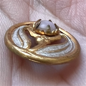Saphiret glass in metal button - Art Nouveau.