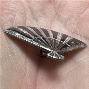 Siam sterling Niello button of a realistic fan.