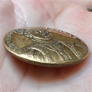 Commemorative button for King Edward VI of England.