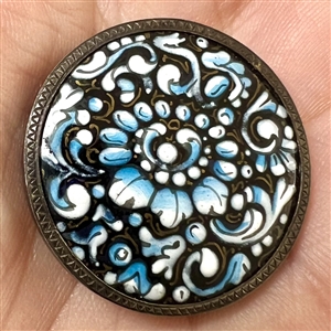 “En grisaille” 19th c. enamel button floral design.