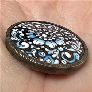 “En grisaille” 19th c. enamel button floral design.