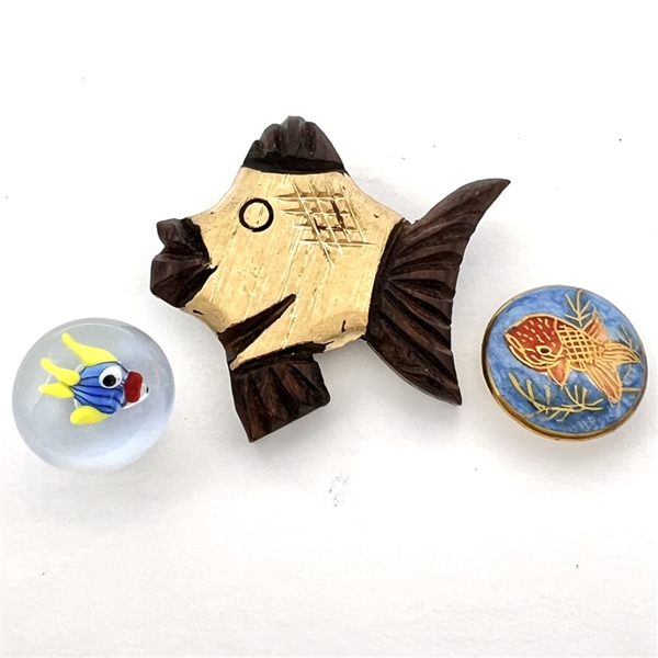Three buttons of fish.
