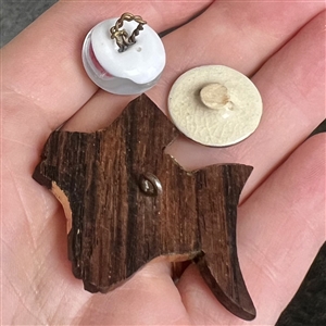 Three buttons of fish.