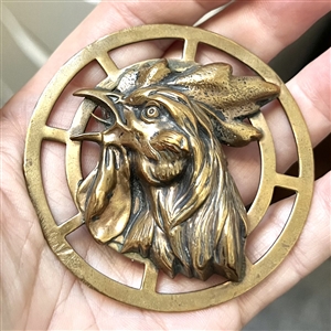 Huge Ashlee button of a rooster.