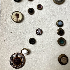 Card of forty one weskit and other buttons.