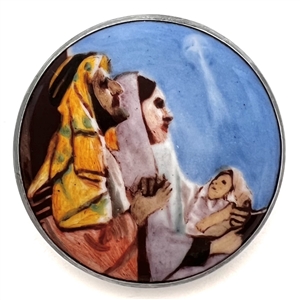 Motiwala enamel button of Mary, Joseph and baby Jesus.