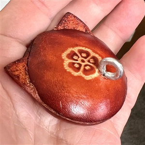 Extra large leather cat face button. 