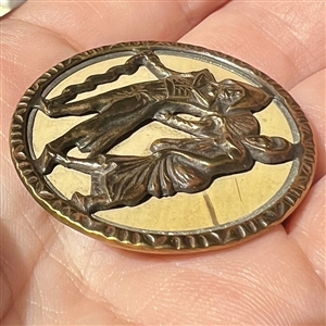 Brass button with painted background of Incroyable and Merveilleuse Fops. 