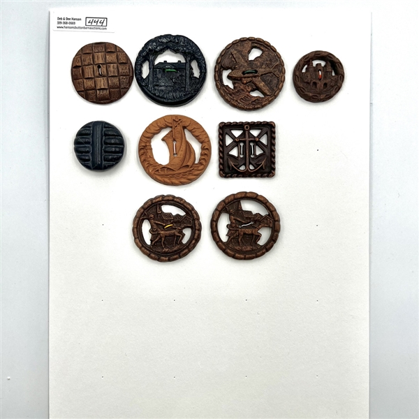 Card of 9 Burwood buttons.